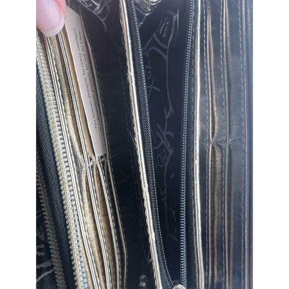 BETSEY JOHNSON Quilted Heart Black White & Red Signature Wristlet Wallet - Picture 6 of 8